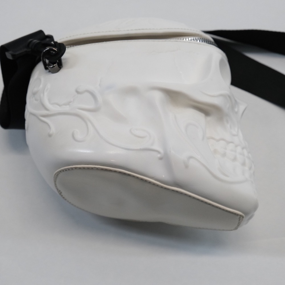 Kiisy Skull Crossbody Bag White Embossed Goth Small Messenger - Picture 10 of 13